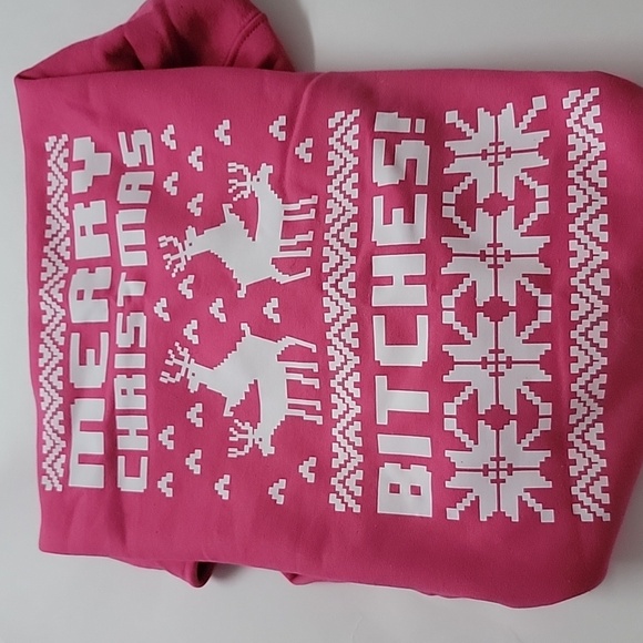 Pink Christmas Sweatshirt NWOT 💓 - Picture 2 of 6